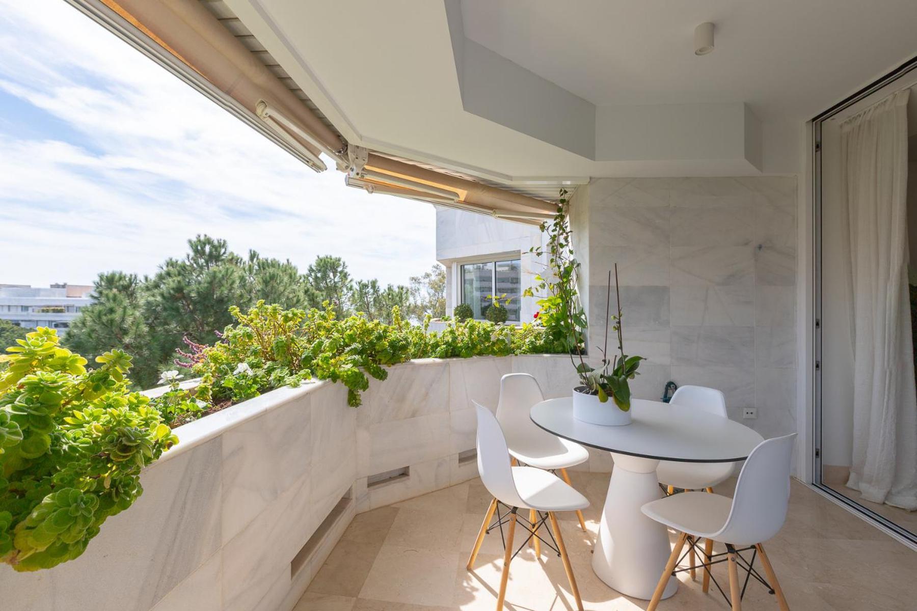 Lujoso Apartamento Con Piscina En Paseo Maritimo Marbella Bagian luar foto