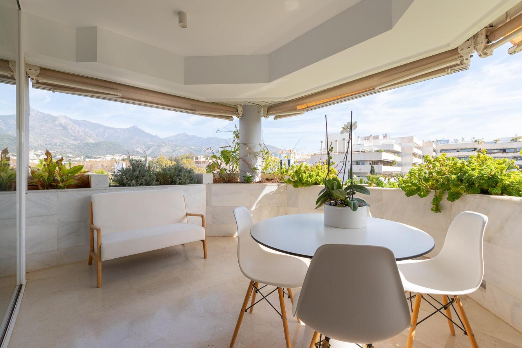 Lujoso Apartamento Con Piscina En Paseo Maritimo Marbella Bagian luar foto