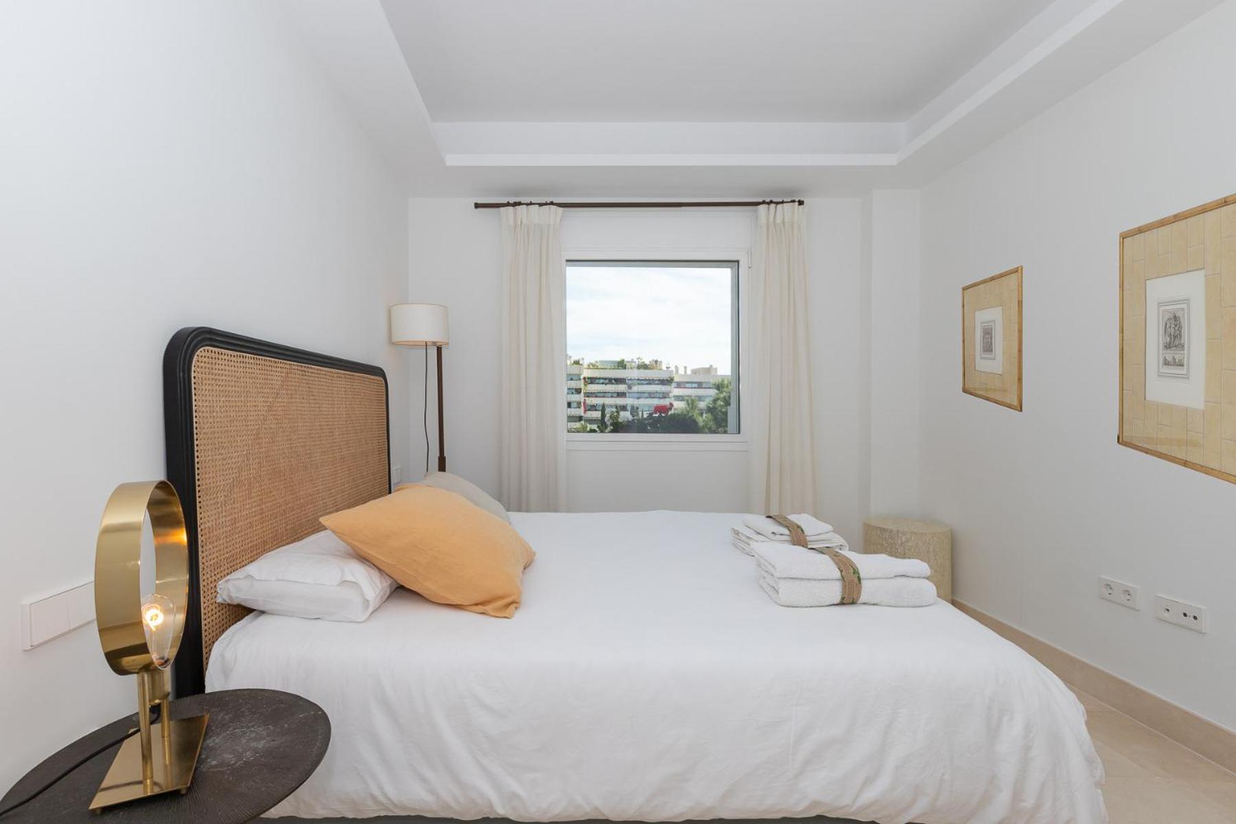 Lujoso Apartamento Con Piscina En Paseo Maritimo Marbella Bagian luar foto