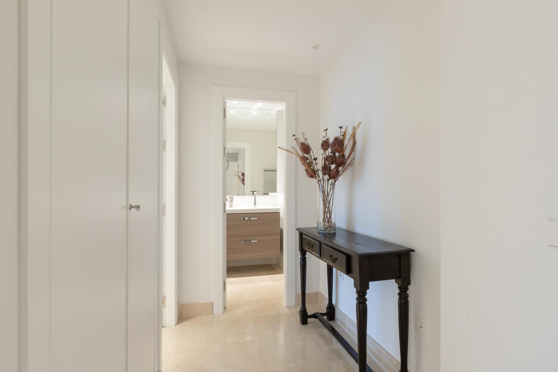 Lujoso Apartamento Con Piscina En Paseo Maritimo Marbella Bagian luar foto